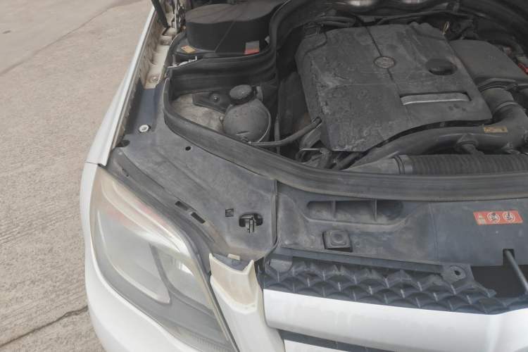 Used Mercedes-Benz GLK-Class 2014 GLK 260 4MATIC Dynamic Model Engine Bay Right
