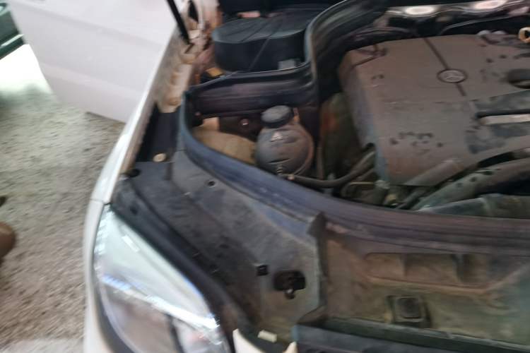Used Mercedes-Benz GLK-Class 2014 GLK 260 4MATIC Dynamic Model Engine Bay Right