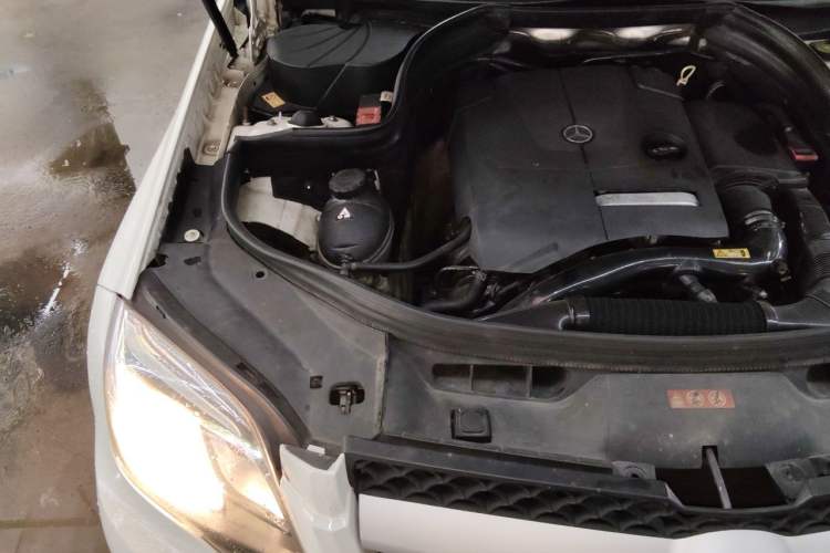 Used Mercedes-Benz GLK-Class 2014 GLK 260 4MATIC Dynamic Model Engine Bay Right