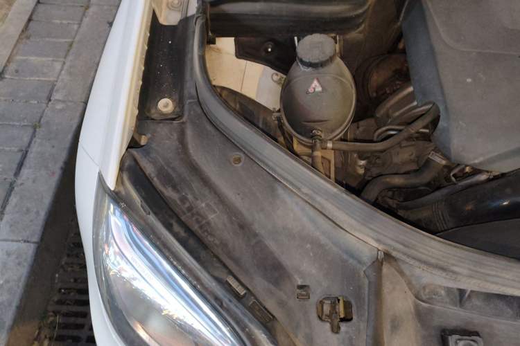 Used Mercedes-Benz GLK-Class 2014 GLK 200 Standard Model Engine Bay Right
