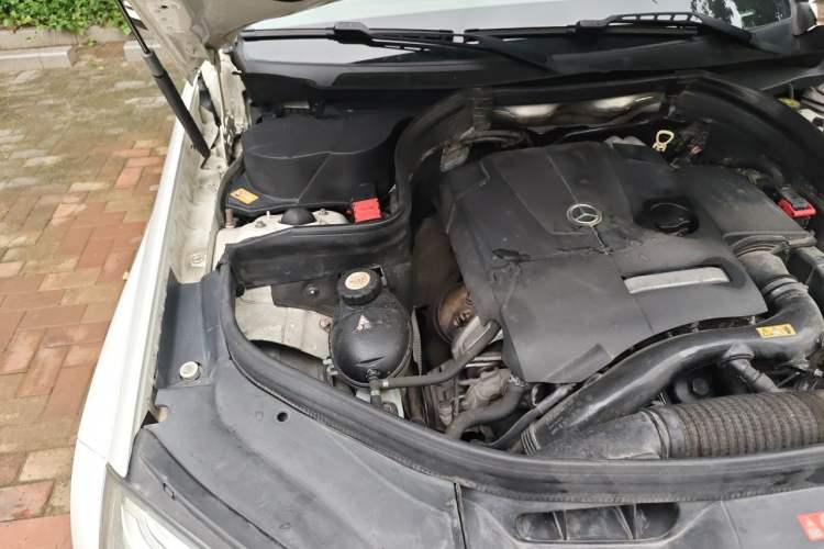 Used Mercedes-Benz GLK-Class 2014 GLK 260 4MATIC Dynamic Model Engine Bay Right