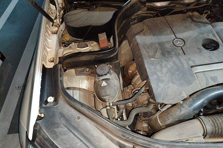Used Mercedes-Benz GLK-Class 2014 GLK 200 Standard Model Engine Bay Right