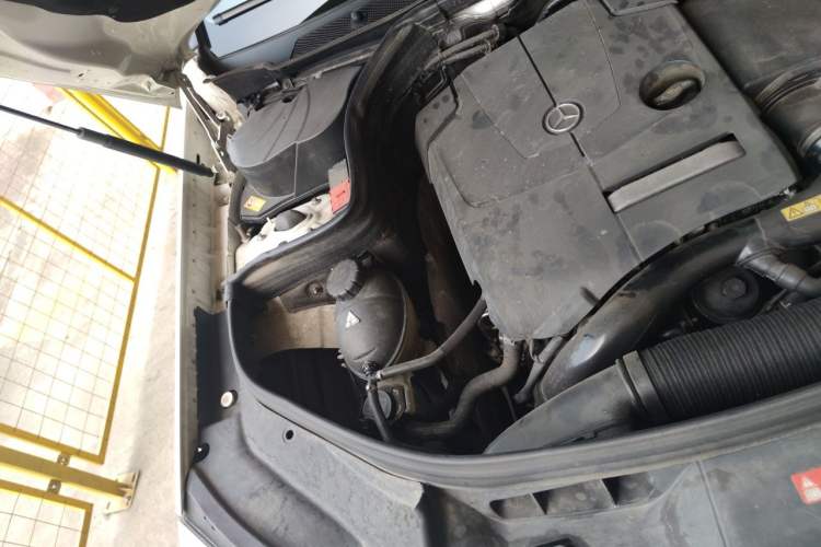 Used Mercedes-Benz GLK-Class 2014 GLK 200 Standard Model Engine Bay Right