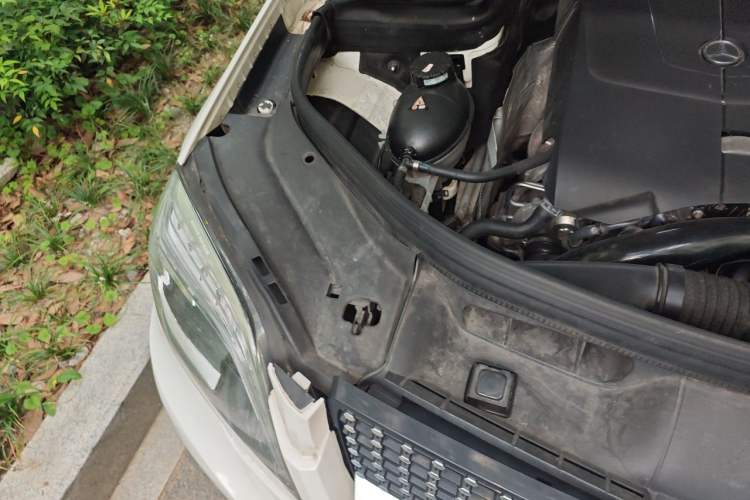 Used Mercedes-Benz GLK-Class 2014 GLK 260 4MATIC Dynamic Model Engine Bay Right