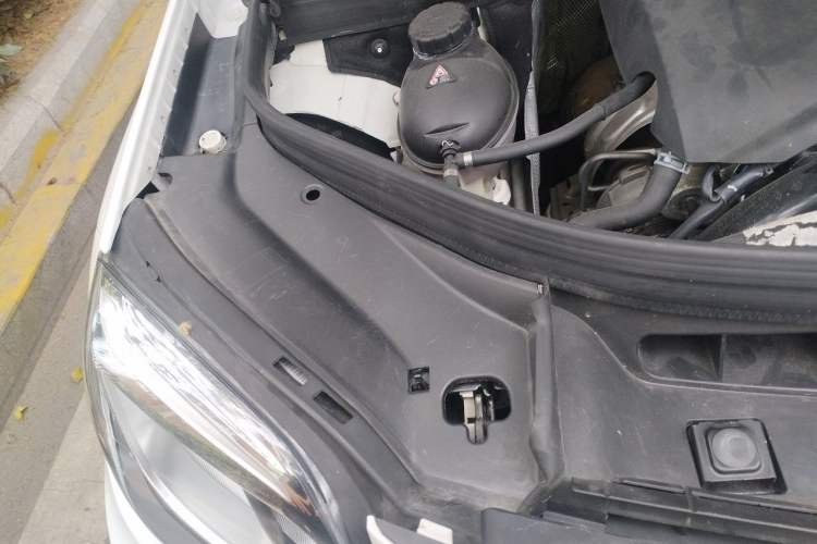 Used Mercedes-Benz GLK-Class 2014 GLK 260 4MATIC Dynamic Model Engine Bay Right