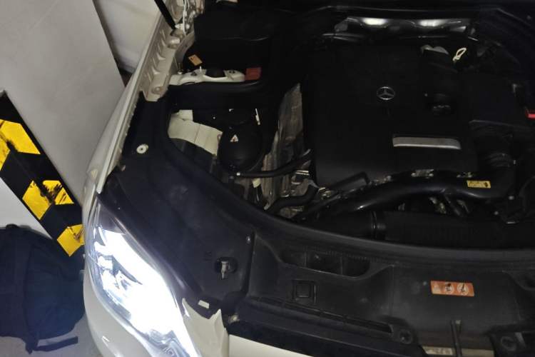 Used Mercedes-Benz GLK-Class 2014 GLK 260 4MATIC Dynamic Model Engine Bay Right