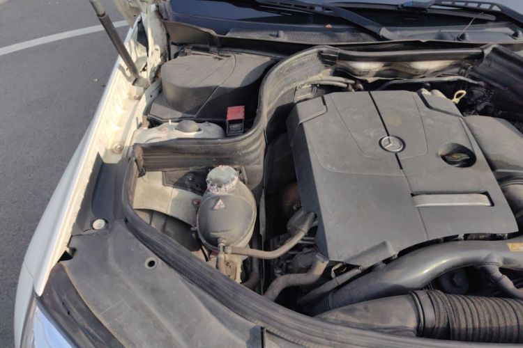 Used Mercedes-Benz GLK-Class 2014 GLK 260 4MATIC Dynamic Model Engine Bay Right