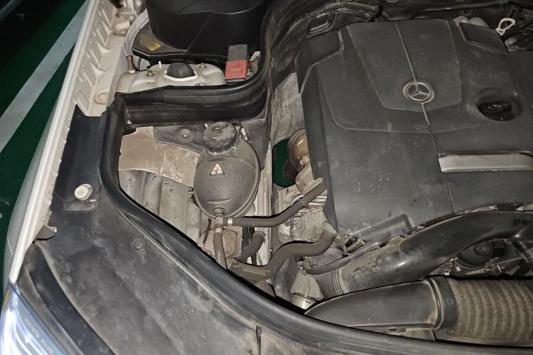 Used Mercedes-Benz GLK-Class 2014 GLK 260 4MATIC Dynamic Model Engine Bay Right