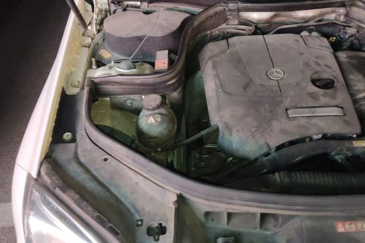 Used Mercedes-Benz GLK-Class 2014 GLK 200 Standard Model Engine Bay Right