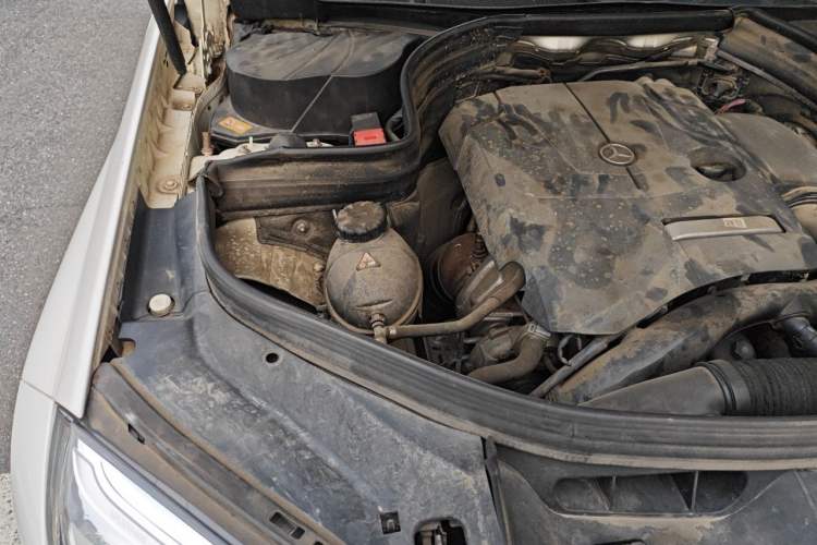 Used Mercedes-Benz GLK-Class 2014 GLK 260 4MATIC Dynamic Model Engine Bay Right