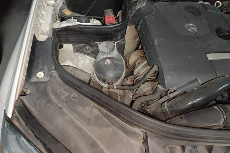 Used Mercedes-Benz GLK-Class 2014 GLK 200 Standard Model Engine Bay Right
