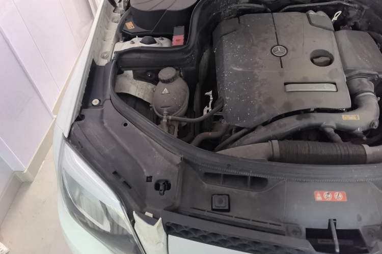 Used Mercedes-Benz GLK-Class 2014 GLK 260 4MATIC Dynamic Model Engine Bay Right