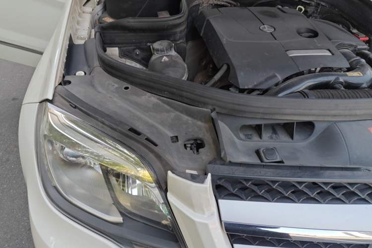 Used Mercedes-Benz GLK-Class 2014 GLK 200 Standard Model Engine Bay Right