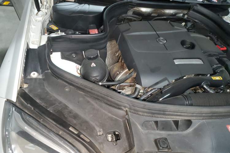 Used Mercedes-Benz GLK-Class 2014 GLK 260 4MATIC Dynamic Model Engine Bay Right