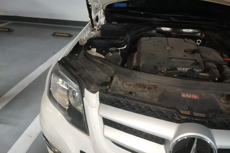Used Mercedes-Benz GLK-Class 2014 GLK 260 4MATIC Dynamic Model Engine Bay Right