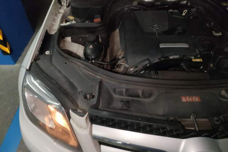 Used Mercedes-Benz GLK-Class 2014 GLK 200 Standard Model Engine Bay Right