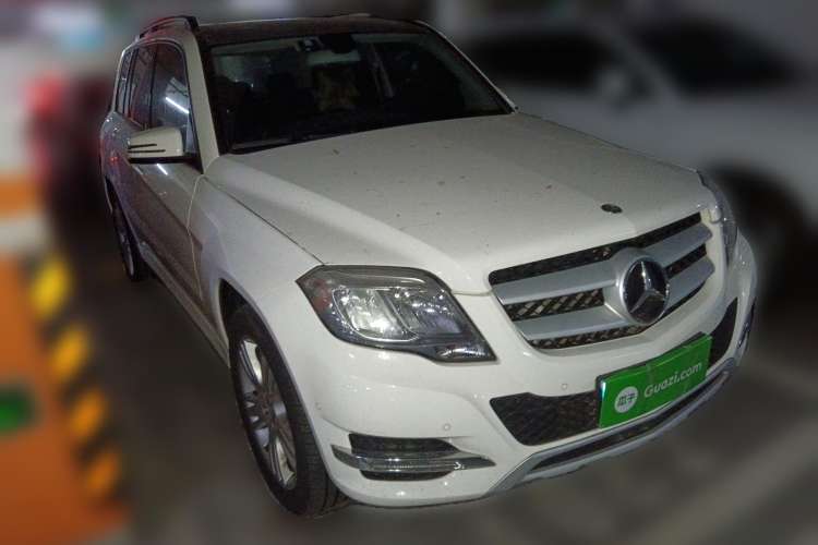 Used Mercedes-Benz GLK-Class 2014 GLK 260 4MATIC Dynamic Model Front Right 45 Deg