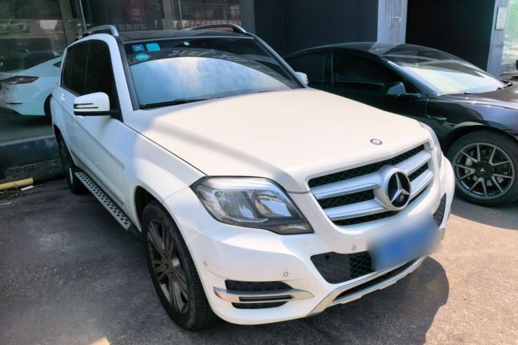 Used Mercedes-Benz GLK-Class 2014 GLK 200 Standard Model Front Right 45 Deg