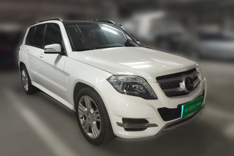 Used Mercedes-Benz GLK-Class 2014 GLK 260 4MATIC Dynamic Model Front Right 45 Deg