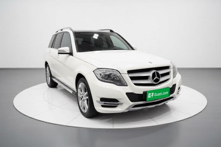 Used Mercedes-Benz GLK-Class 2014 GLK 260 4MATIC Dynamic Model Front Right 45 Deg