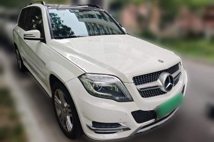 Used Mercedes-Benz GLK-Class 2014 GLK 260 4MATIC Dynamic Model Front Right 45 Deg