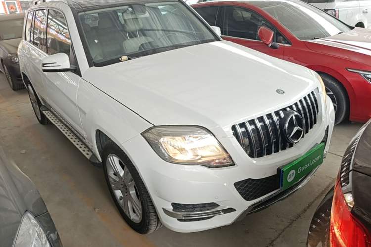 Used Mercedes-Benz GLK-Class 2014 GLK 200 Standard Model Front Right 45 Deg