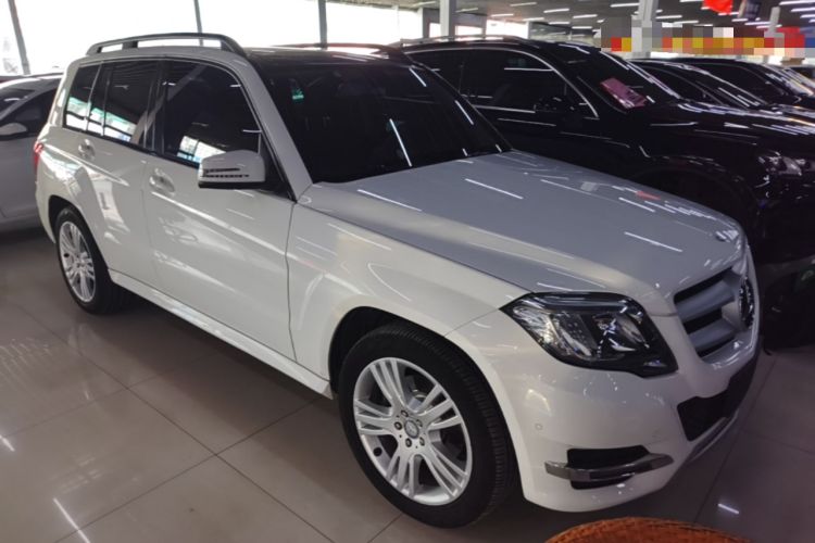 Used Mercedes-Benz GLK-Class 2014 GLK 260 4MATIC Dynamic Model Front Right 45 Deg