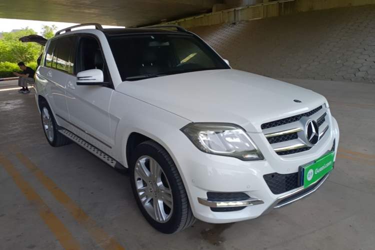 Used Mercedes-Benz GLK-Class 2014 GLK 200 Standard Model Front Right 45 Deg