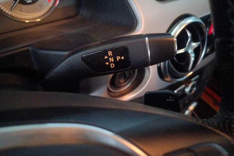 Used Mercedes-Benz GLK-Class 2014 GLK 260 4MATIC Dynamic Model Gear Lever