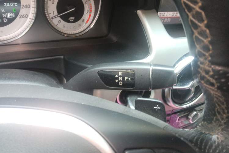 Used Mercedes-Benz GLK-Class 2014 GLK 260 4MATIC Dynamic Model Gear Lever