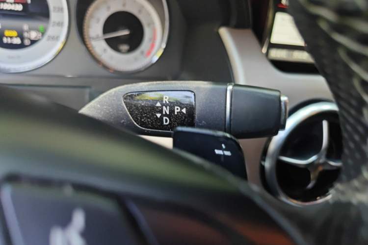 Used Mercedes-Benz GLK-Class 2014 GLK 260 4MATIC Dynamic Model Gear Lever