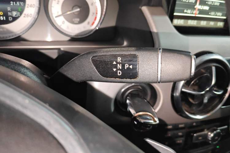 Used Mercedes-Benz GLK-Class 2014 GLK 260 4MATIC Dynamic Model Gear Lever