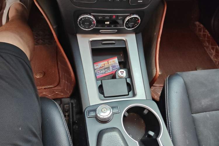Used Mercedes-Benz GLK-Class 2014 GLK 260 4MATIC Dynamic Model Gear Lever