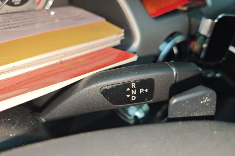 Used Mercedes-Benz GLK-Class 2014 GLK 260 4MATIC Dynamic Model Gear Lever