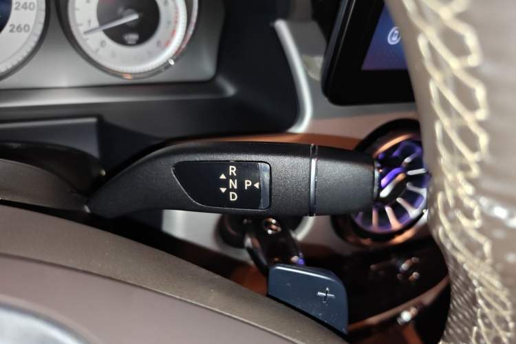 Used Mercedes-Benz GLK-Class 2014 GLK 260 4MATIC Dynamic Model Gear Lever