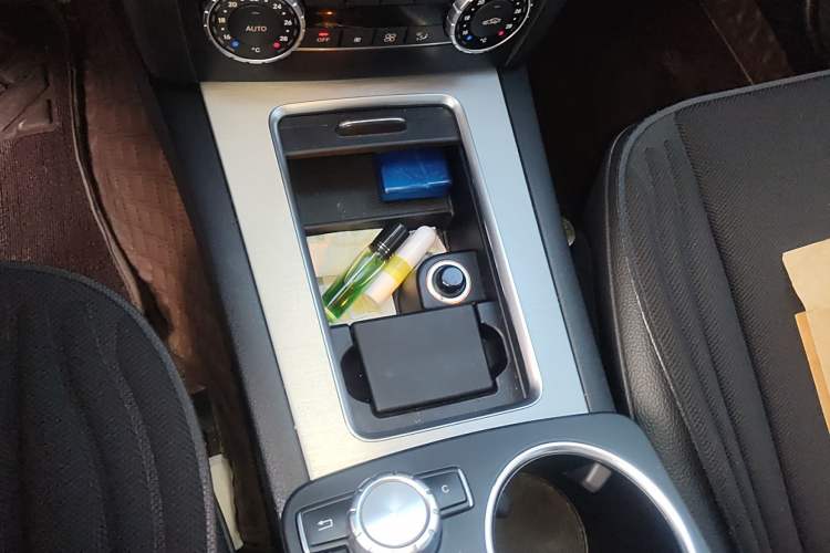 Used Mercedes-Benz GLK-Class 2014 GLK 260 4MATIC Dynamic Model Gear Lever