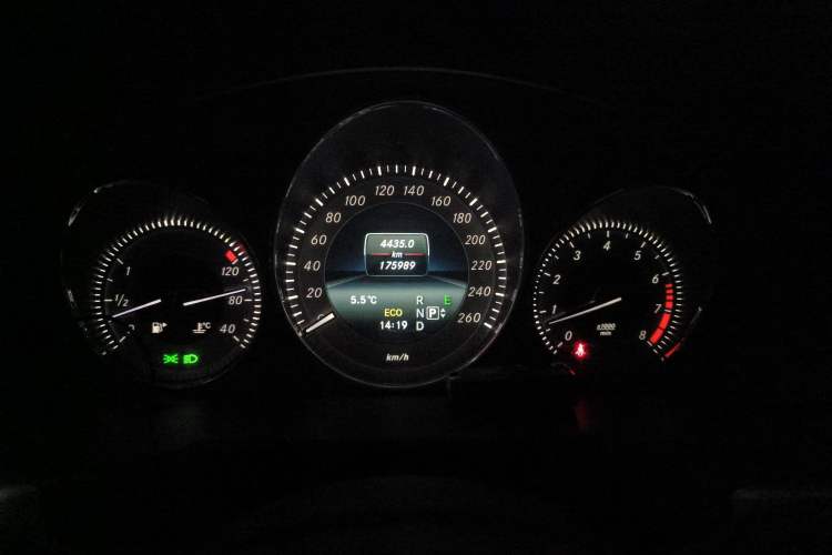 Used Mercedes-Benz GLK-Class 2014 GLK 200 Standard Model Instrument Cluster