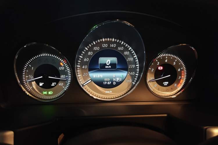 Used Mercedes-Benz GLK-Class 2014 GLK 260 4MATIC Dynamic Model Instrument Cluster