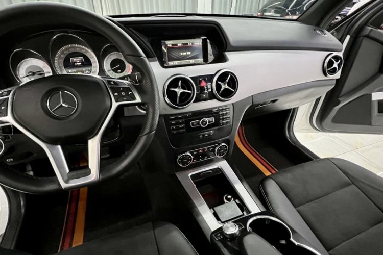 Used Mercedes-Benz GLK-Class 2014 GLK 200 Standard Model Interior 1