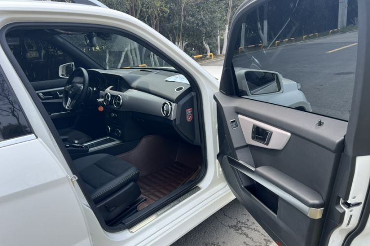 Used Mercedes-Benz GLK-Class 2014 GLK 200 Standard Model Interior 10