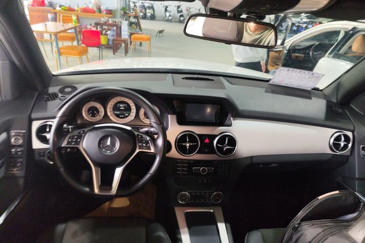Used Mercedes-Benz GLK-Class 2014 GLK 200 Standard Model Interior 2
