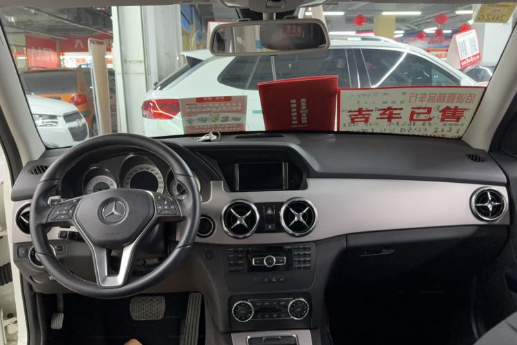 Used Mercedes-Benz GLK-Class 2014 GLK 260 4MATIC Dynamic Model Interior 3