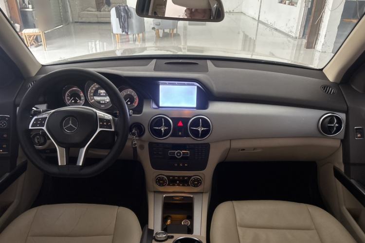 Used Mercedes-Benz GLK-Class 2014 GLK 200 Standard Model Interior 3