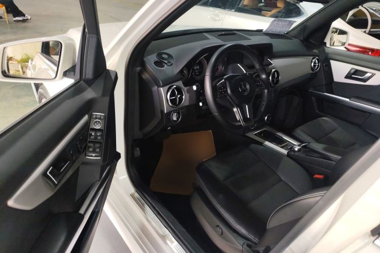 Used Mercedes-Benz GLK-Class 2014 GLK 200 Standard Model Interior 3