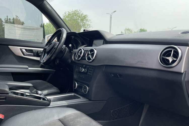 Used Mercedes-Benz GLK-Class 2014 GLK 200 Standard Model Interior 3
