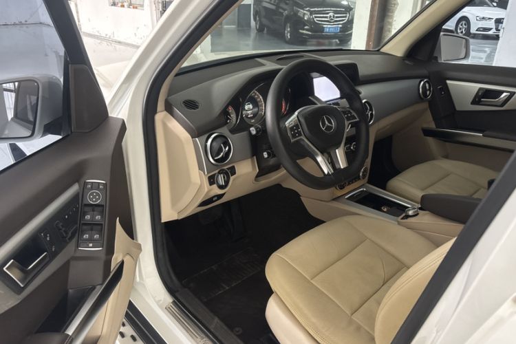 Used Mercedes-Benz GLK-Class 2014 GLK 200 Standard Model Interior 4