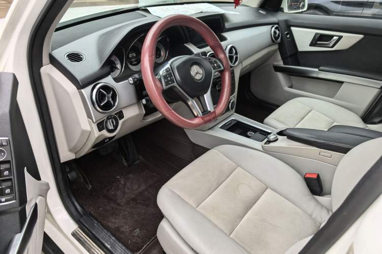 Used Mercedes-Benz GLK-Class 2014 GLK 200 Standard Model Interior 5