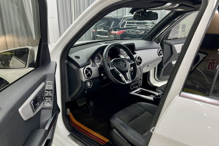 Used Mercedes-Benz GLK-Class 2014 GLK 200 Standard Model Interior 5