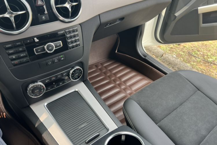 Used Mercedes-Benz GLK-Class 2014 GLK 200 Standard Model Interior 6