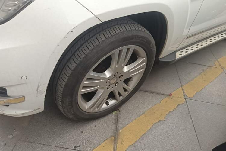 Used Mercedes-Benz GLK-Class 2014 GLK 200 Standard Model Left Front Wheel Hub